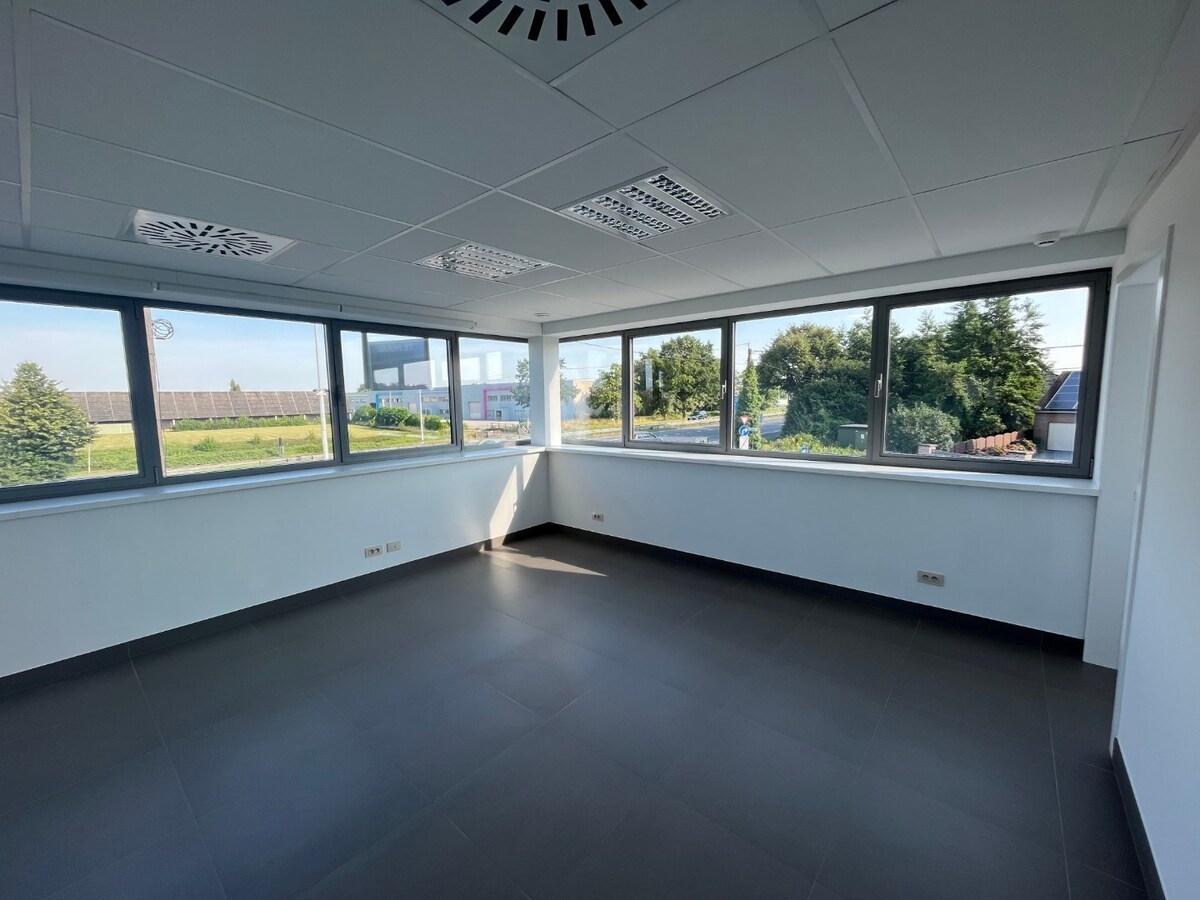 Kantoorruimte op commerciële TOP-ligging 