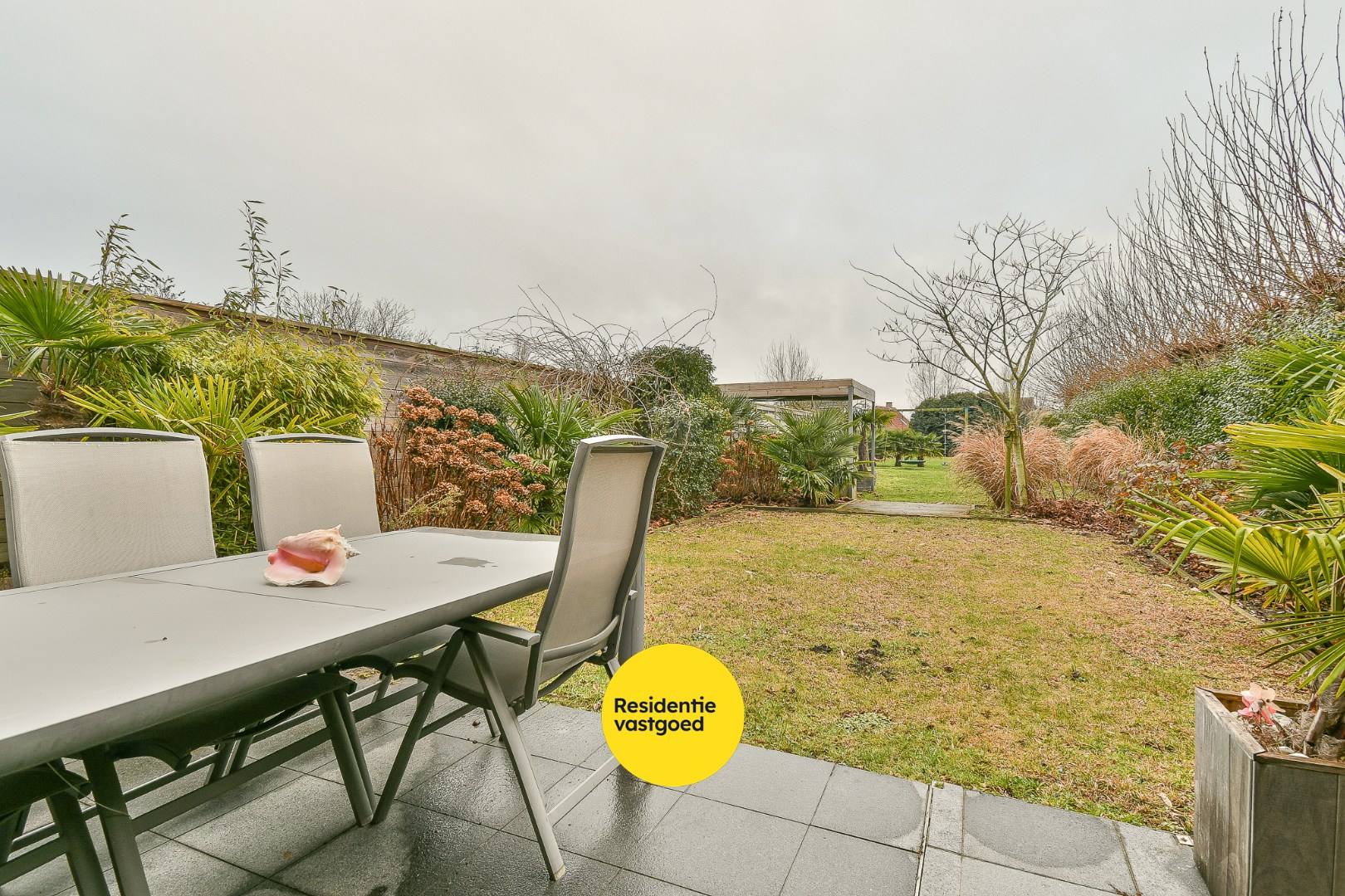 Bel-étagewoning met ruimte tuin te huur in Zandvoorde 