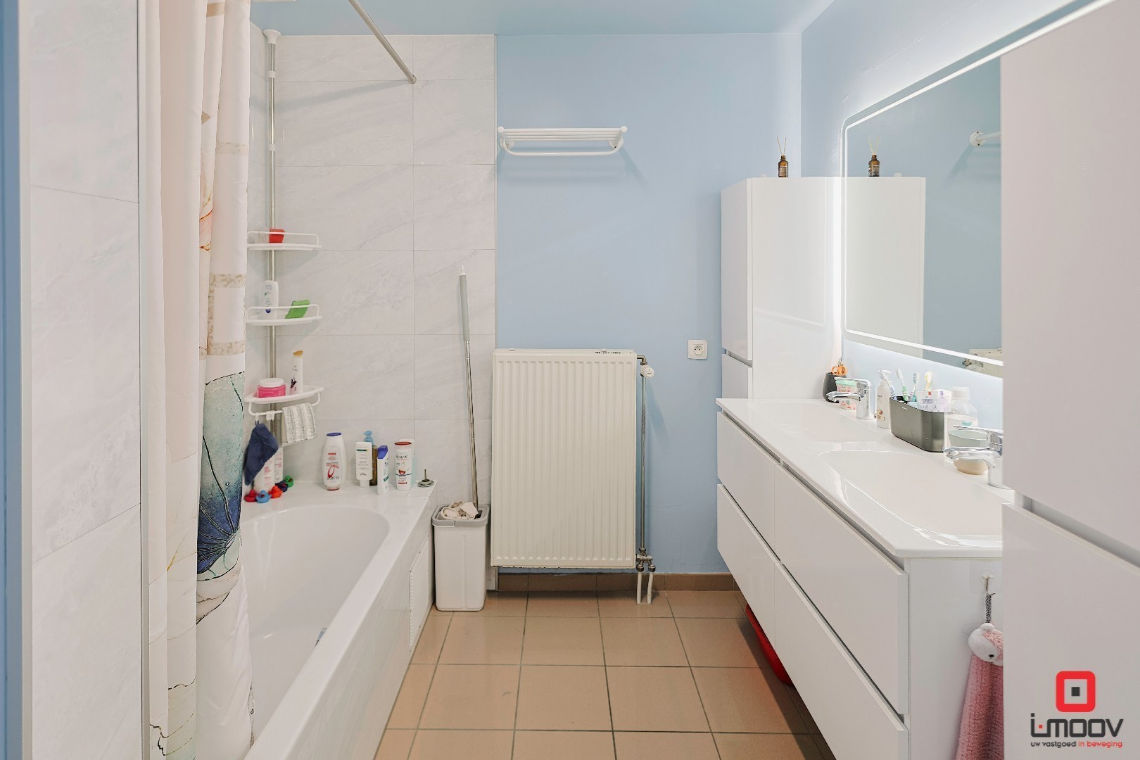 Lichtrijk en huiselijk triplexappartement met 4 slaapkamers en 2 garages te Gent 