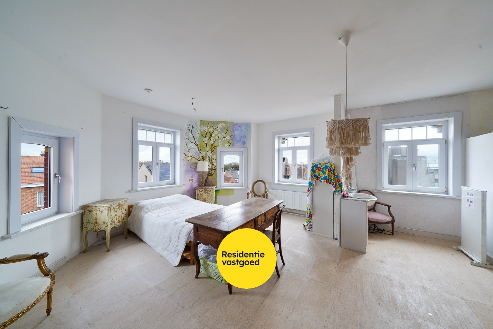 Unieke en karaktervolle hoekwoning te Raversijde 