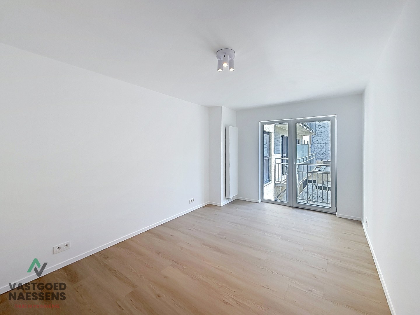 Magnifique appartement rénové de 3 chambres avec vue sur la mer. 