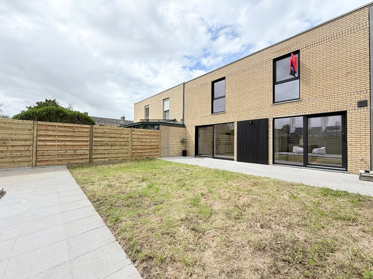 Fantastische 4-slaapkamerwoning in gegeerde buurt te Heule *** NONO INSPIRED *** 