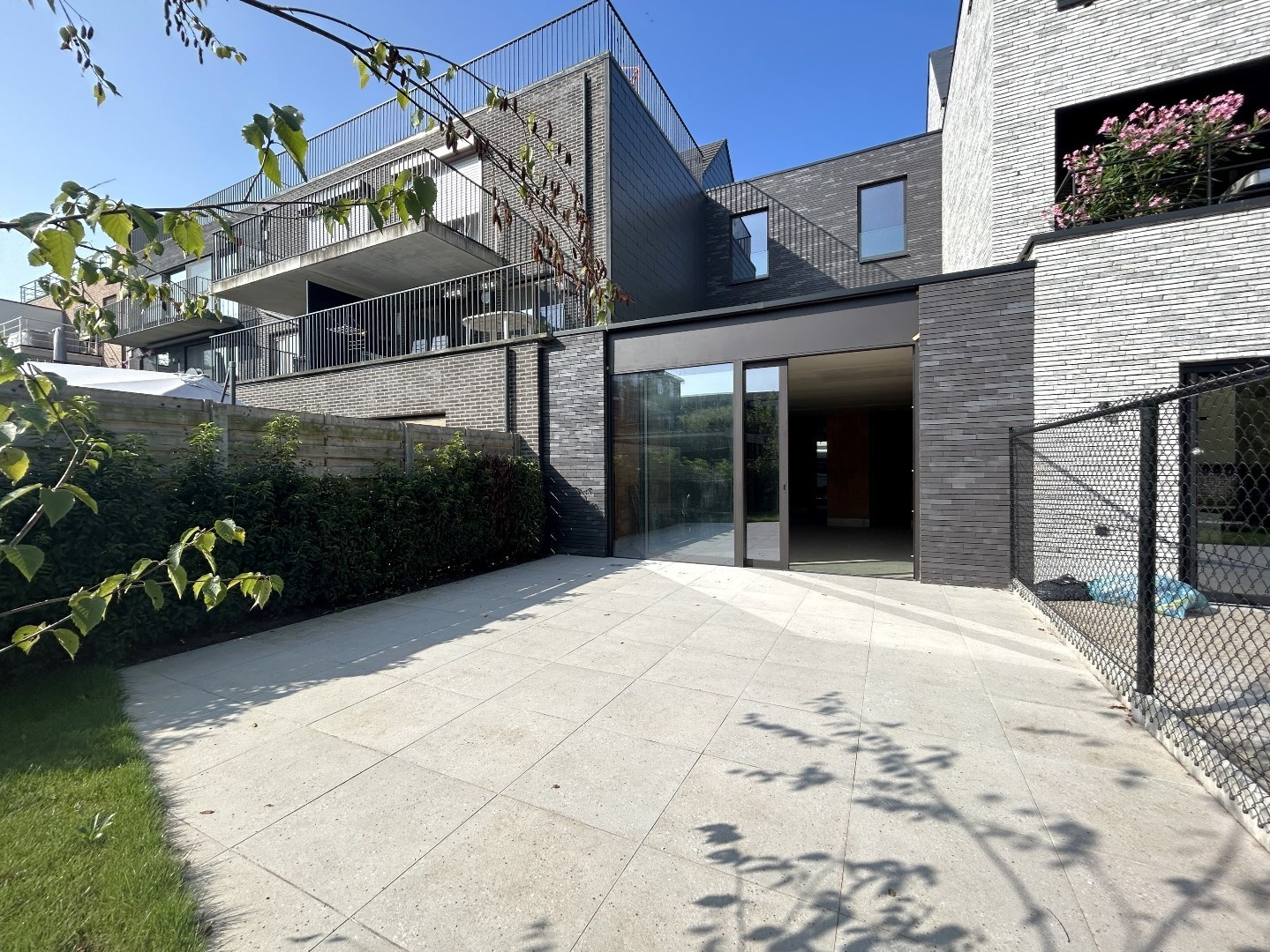 Uitzonderlijk afgewerkte nieuwbouwwoning met 4 slpk. in centrum Geel 