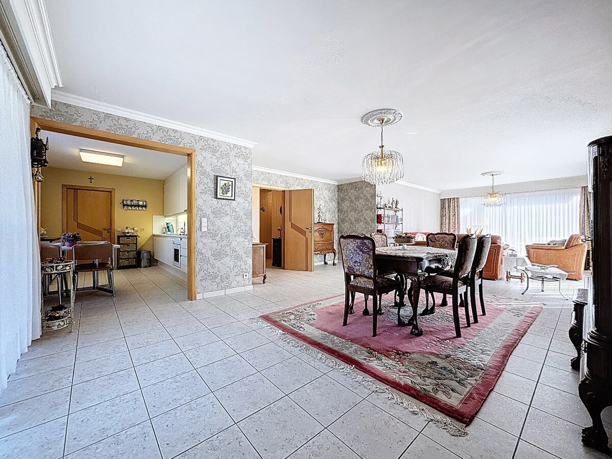 Energiezuinig gelijkvloersapp. met tuintje en garage te centrum Wetteren 