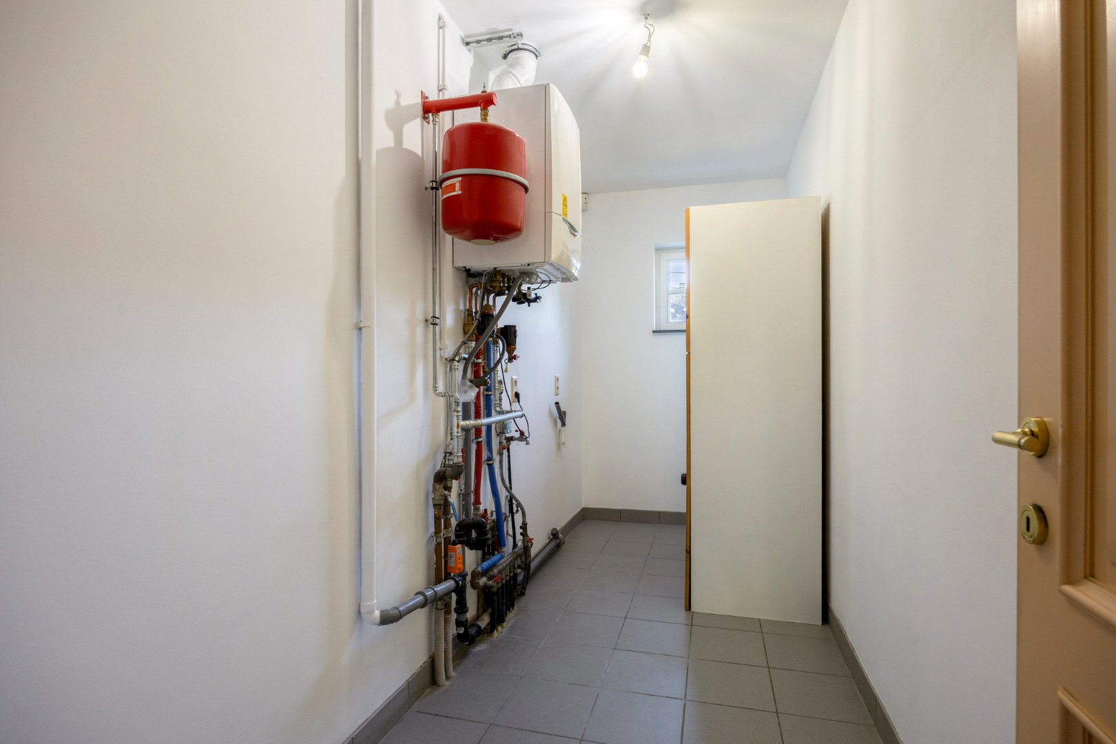 Villa met bureau,  5 slaapkamers, 2 badkamers en ruime tuin in Bierbeek! - EPC 172 kWh/m² - bewoonbare opp. 242 m² 