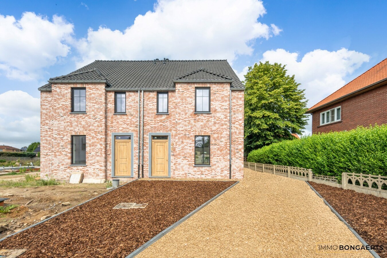 Nieuwbouwwoning met 4 slaapkamers 