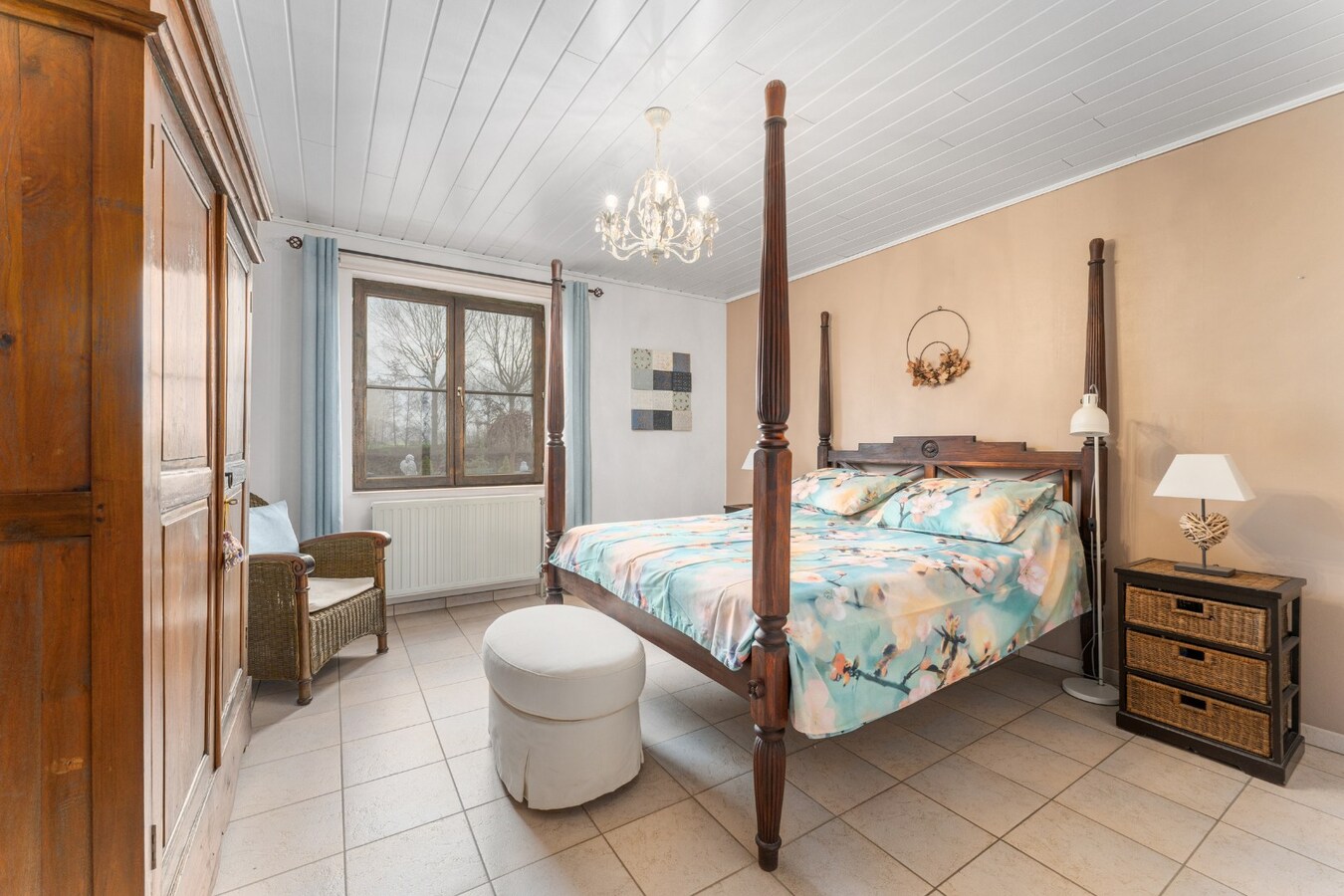 Charmante villa met open zicht in doodlopende straat te Sijsele 