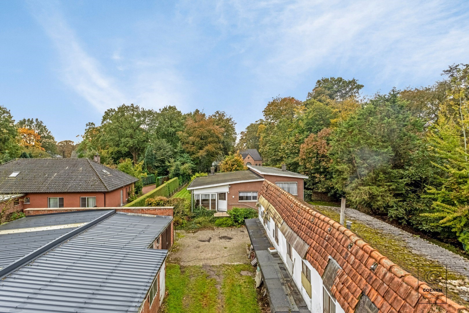 Unieke kans in Westmalle: te renoveren woning met 4 à 5 slpk' s, 236 m² bew. opp. op perceel van 3.990 m²! 