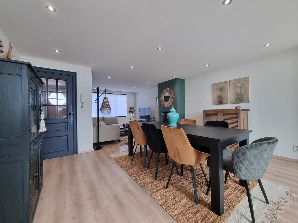 Verrassend mooie gezinswoning met tuin en dubbele garage - Zeebrugge 