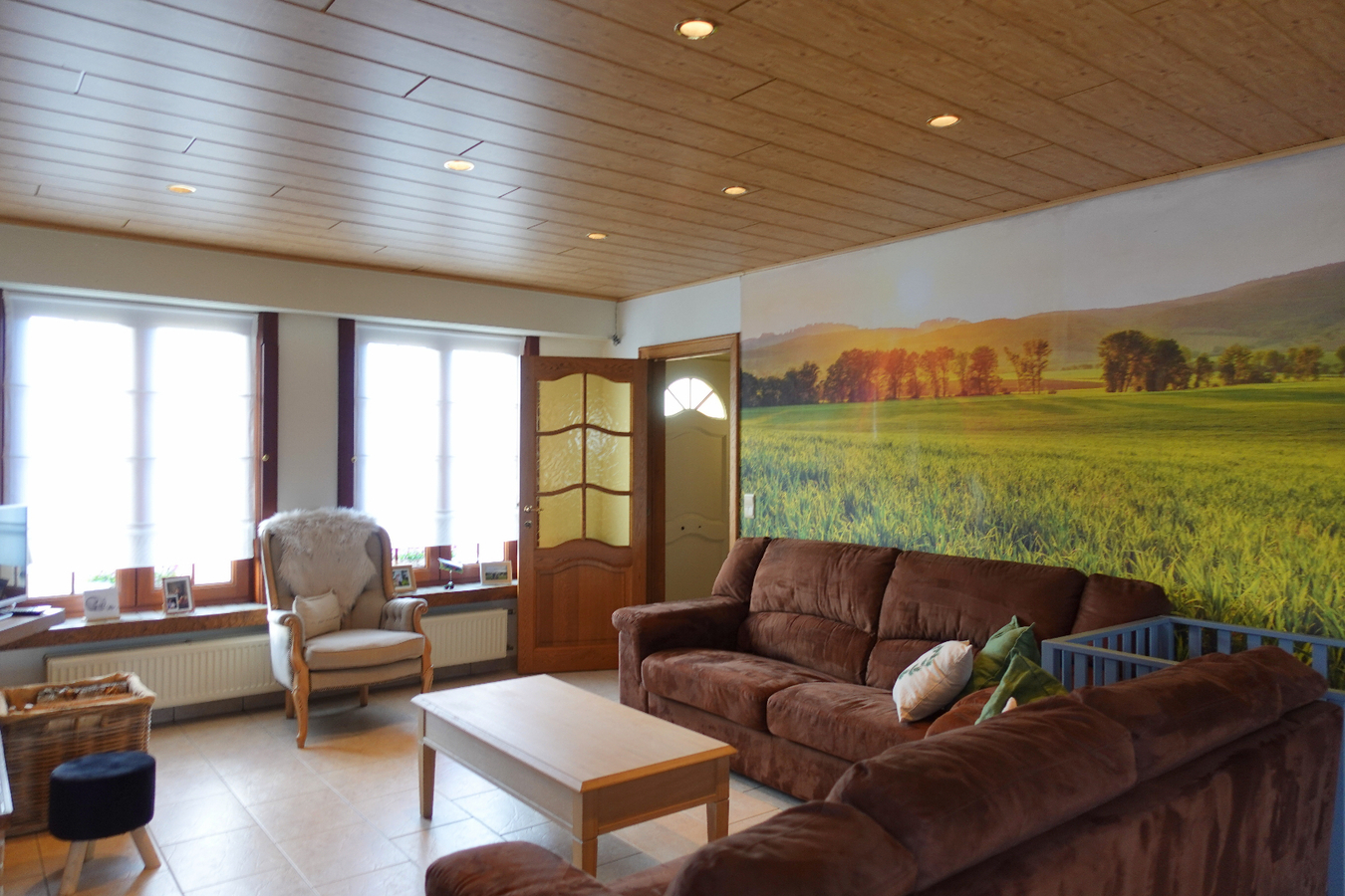 Charmante woning met 2 garages 