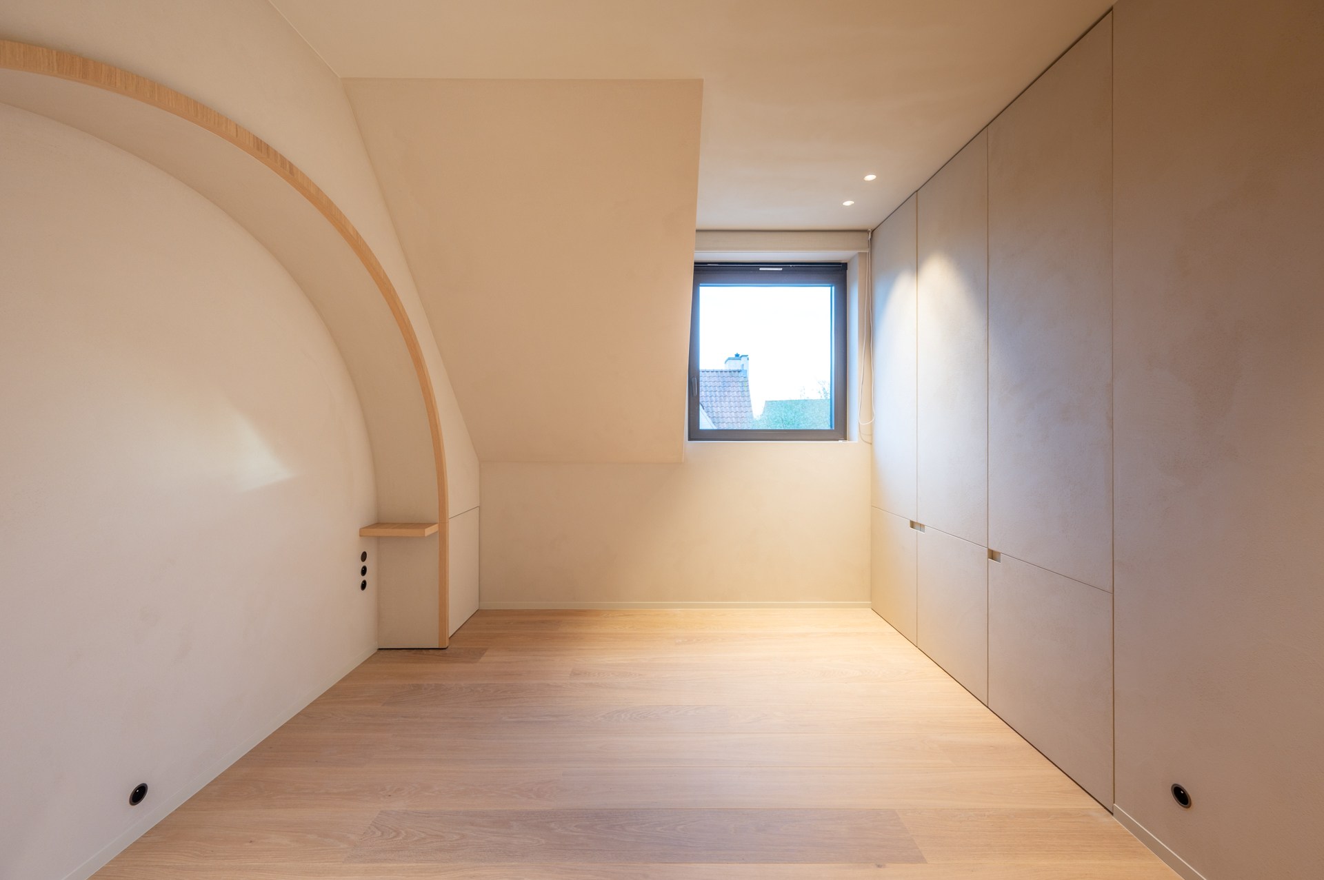 Luxe, comfort kortom een prachtig gerenoveerde woning in hartje Knokke. 