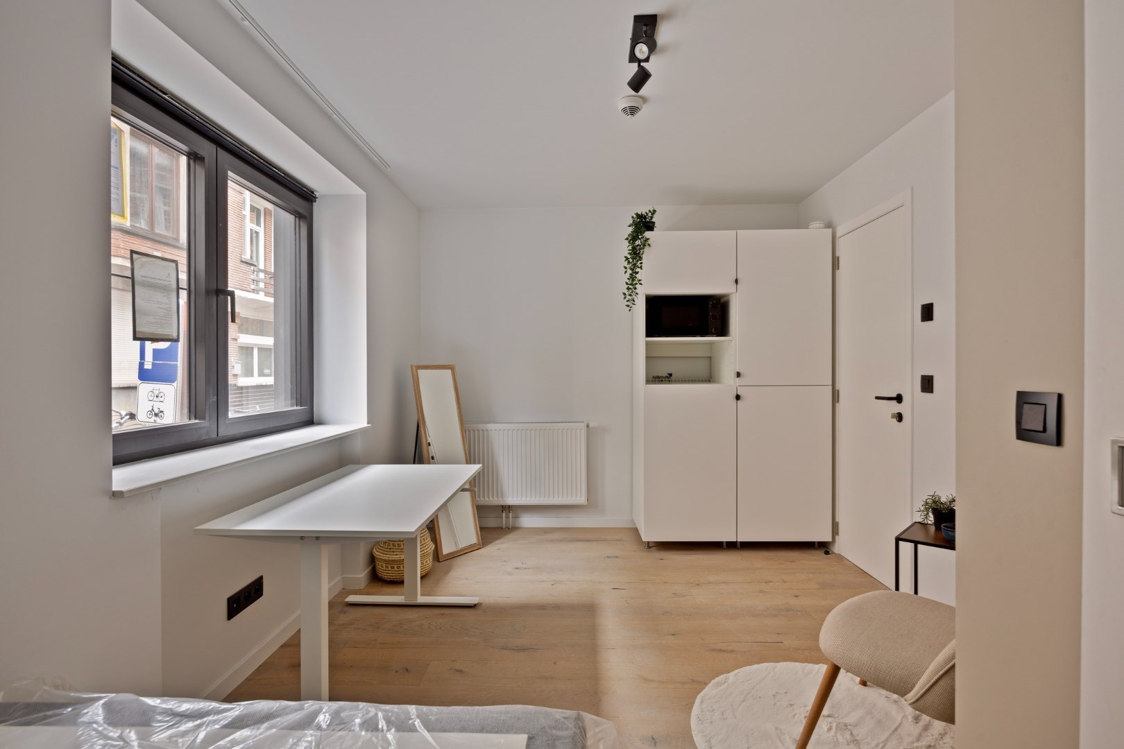 Volledig gerenoveerde en gemeubelde studentenkamers met privé-sanitair. 