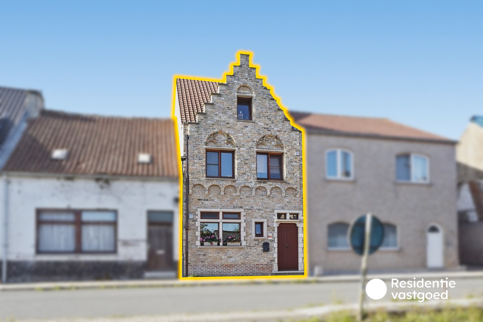 Ruime gezinswoning met 4 slaapkamers, dubbele garage en zonnige tuin in Ettelgem 