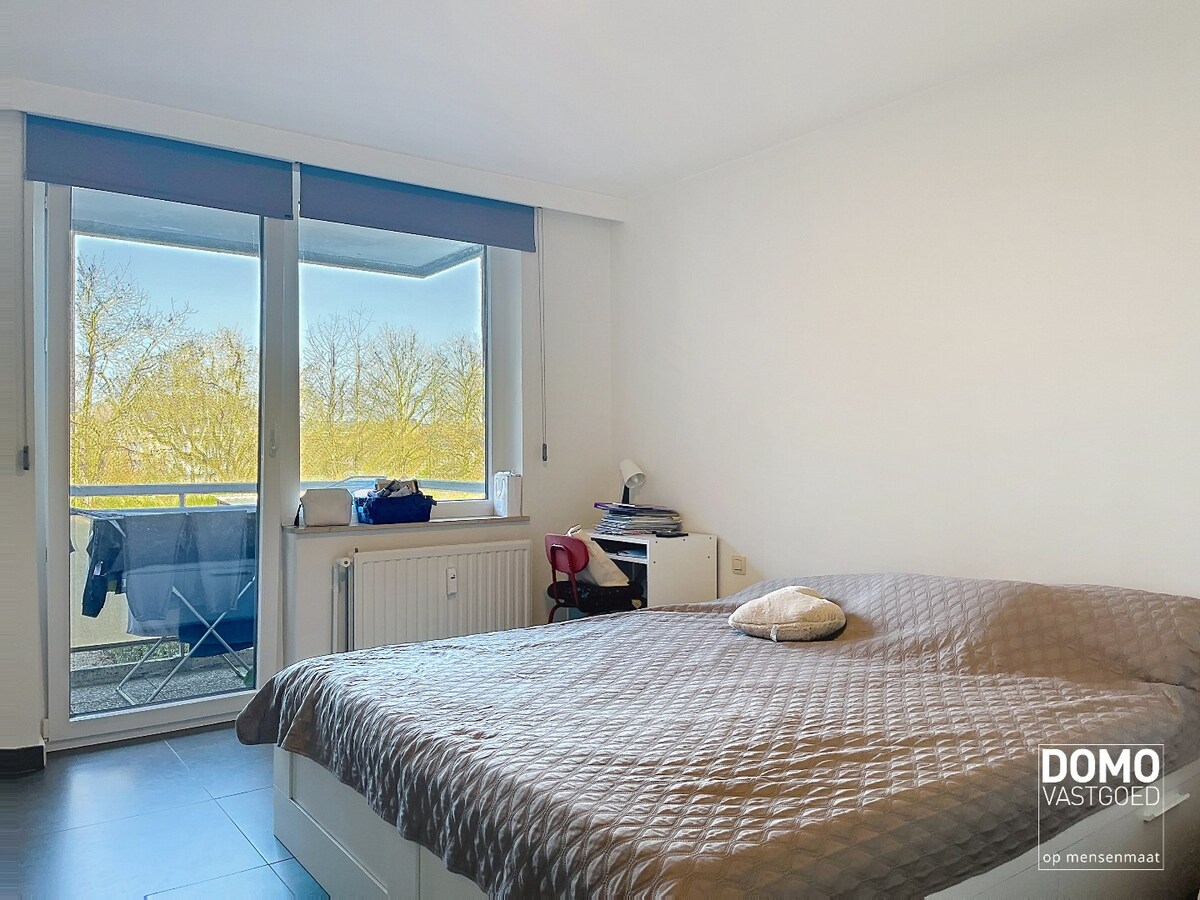 RUIM 2-SLAAPKAMERAPPARTEMENT MET TWEE TERRASSEN EN ENERGIELABEL B 