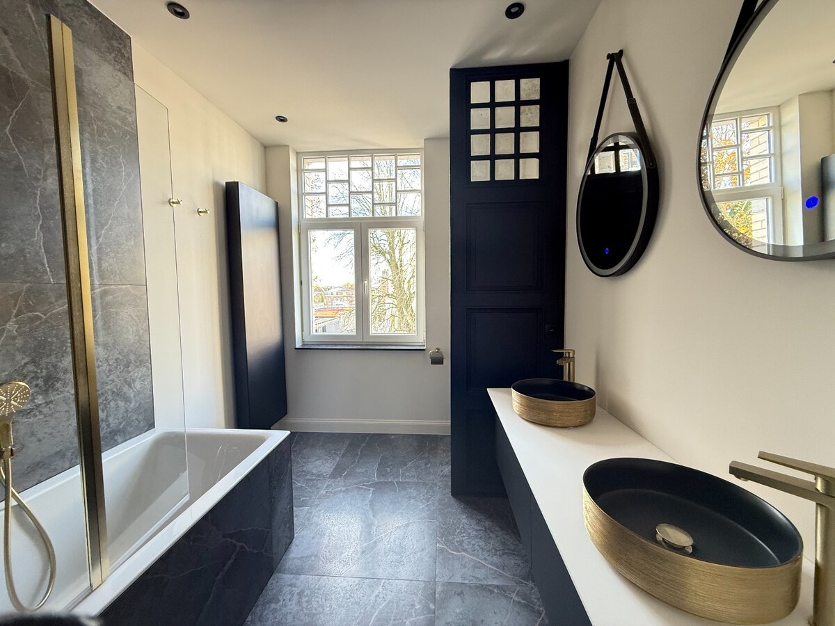 Maison de maître avec 5 chambres et jardin, idéale pour profession libérale ! 