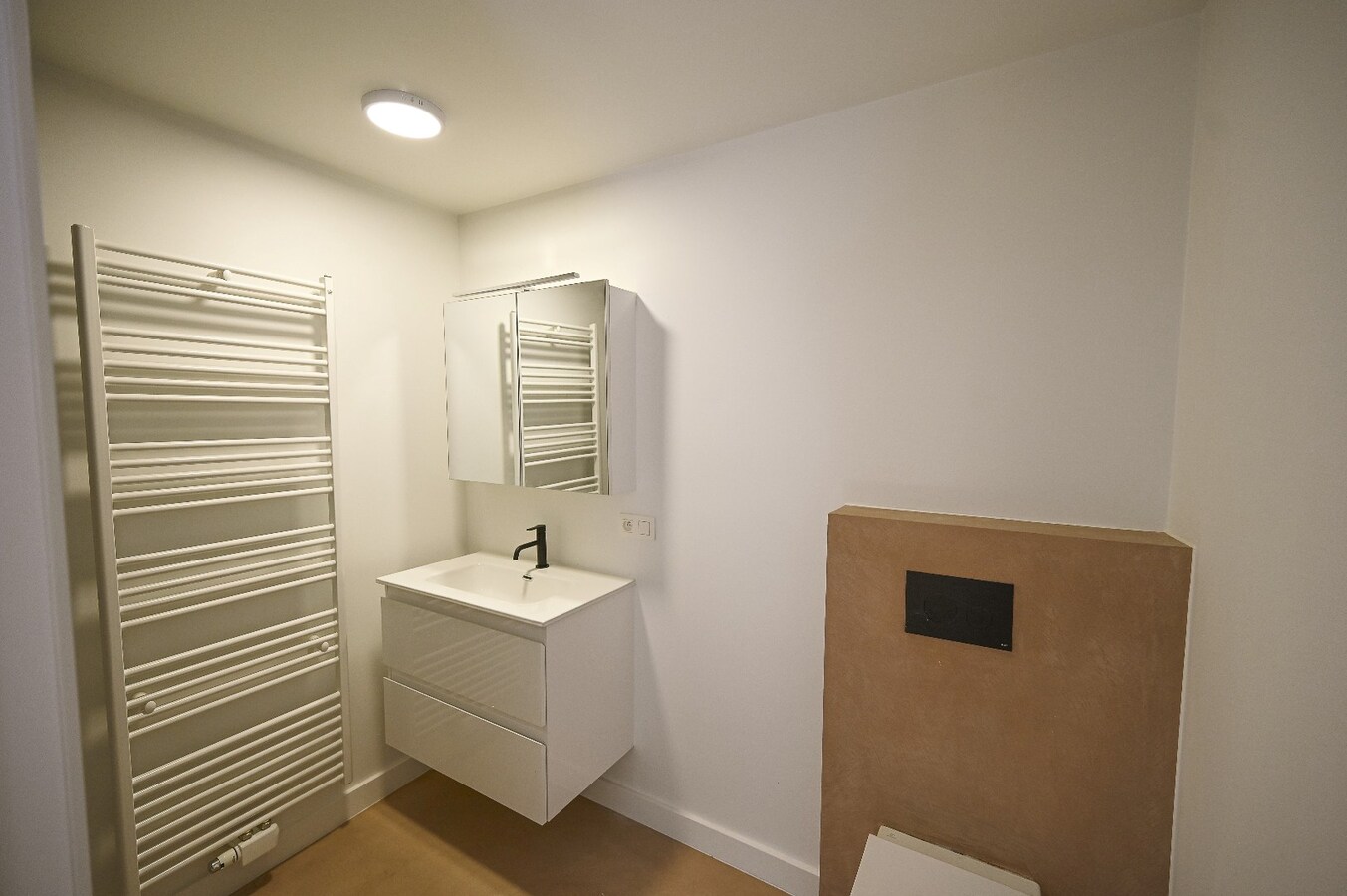 KNAP GERENOVEERD LICHTRIJK APPARTEMENT CENTRUM BLANKENBERGE 