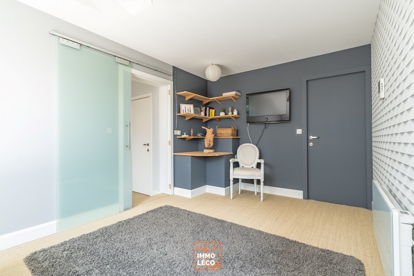 Villa, avec 6 CHAMBRES, 2 salles de bains, parking privatif, double garage et jardin, COUP DE CŒUR absolu !!! 