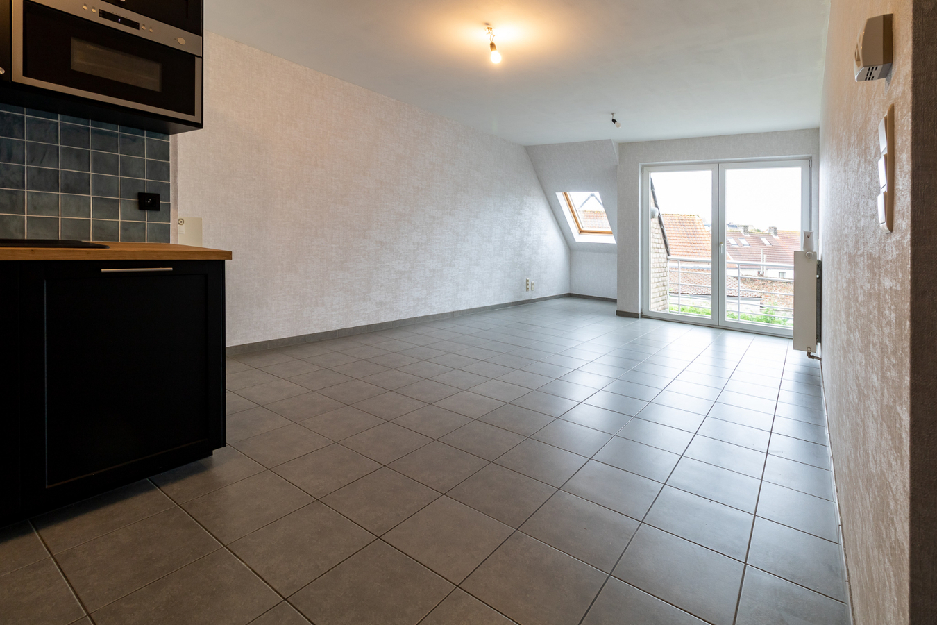Recent vernieuwd appartement te Gistel met garage 