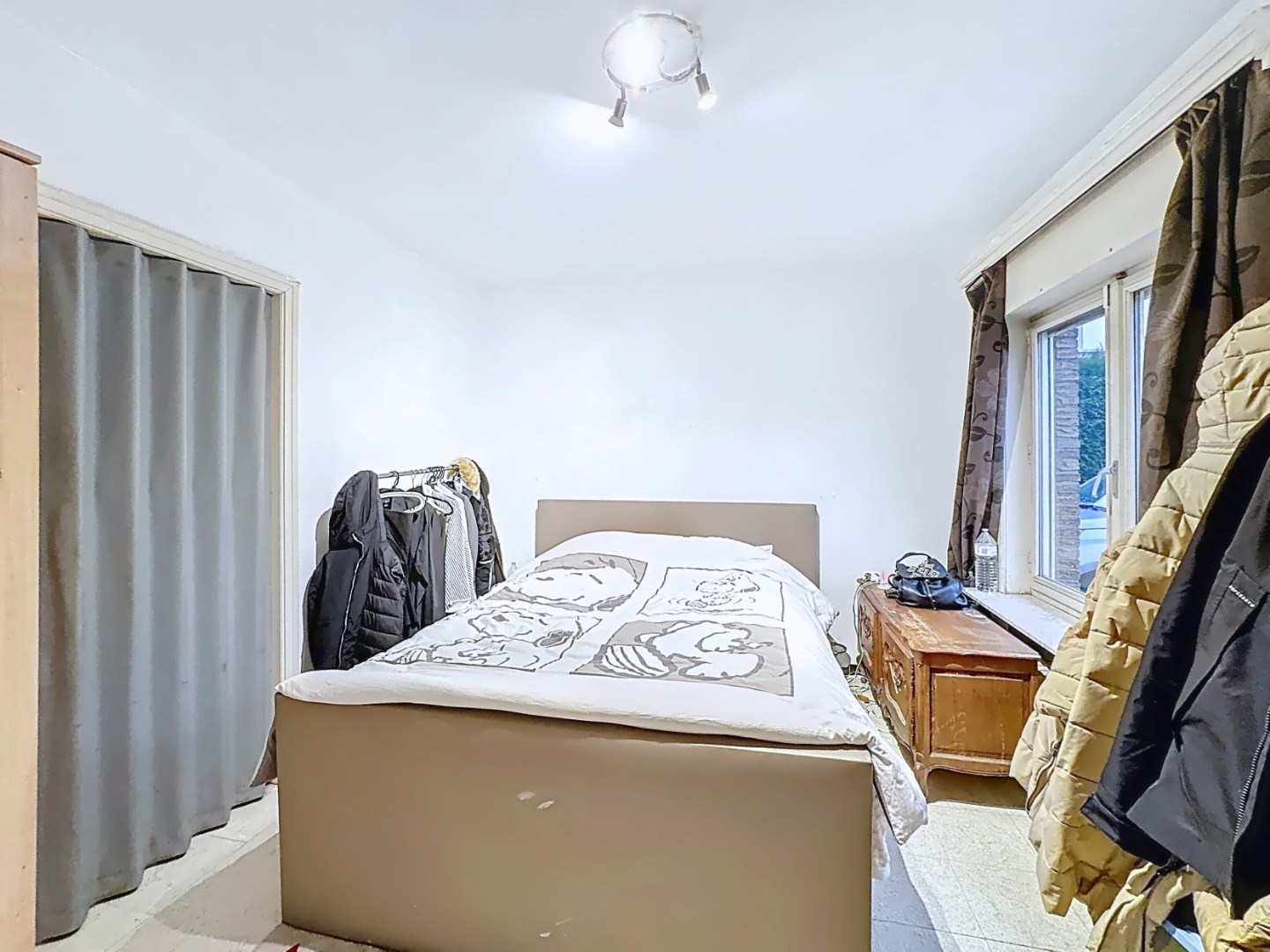 Statige villa met 4 slaapkamers en bureau 