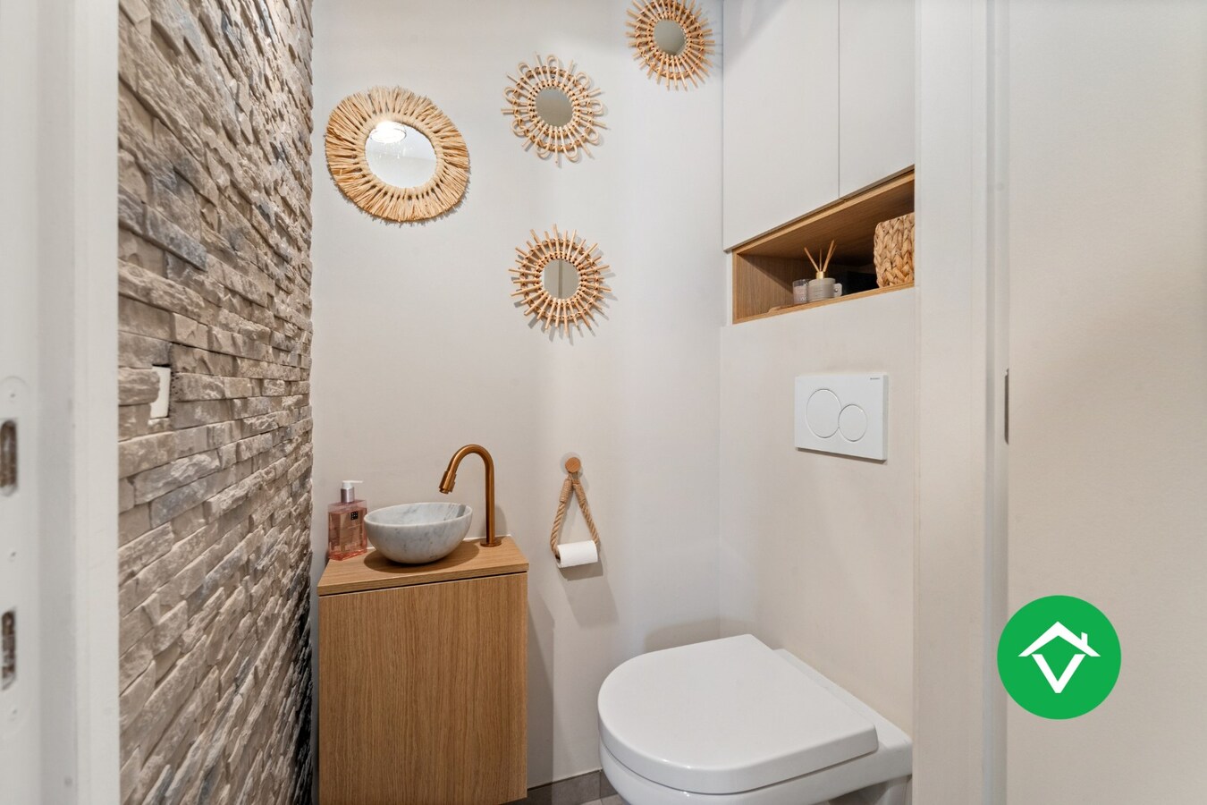 Recent nieuwbouwappartement gelegen op topligging te Eernegem 