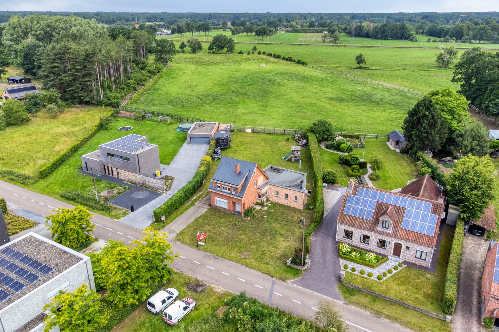 Gerenoveerde gezinswoning met 3 slpk. op een ruim perceel van 1.344m² in Geel 