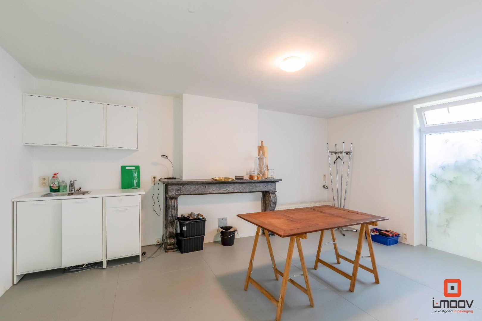 Uitzonderlijk ruim en lichtrijk handelspand met showroom op toplocatie in Gent 