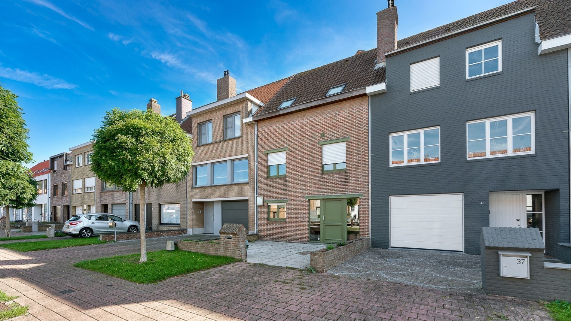 Maison familiale prête à emménager à distance de marche de la gare et de la digue de Heist (avec possibilité d'acheter un garage attenant) 