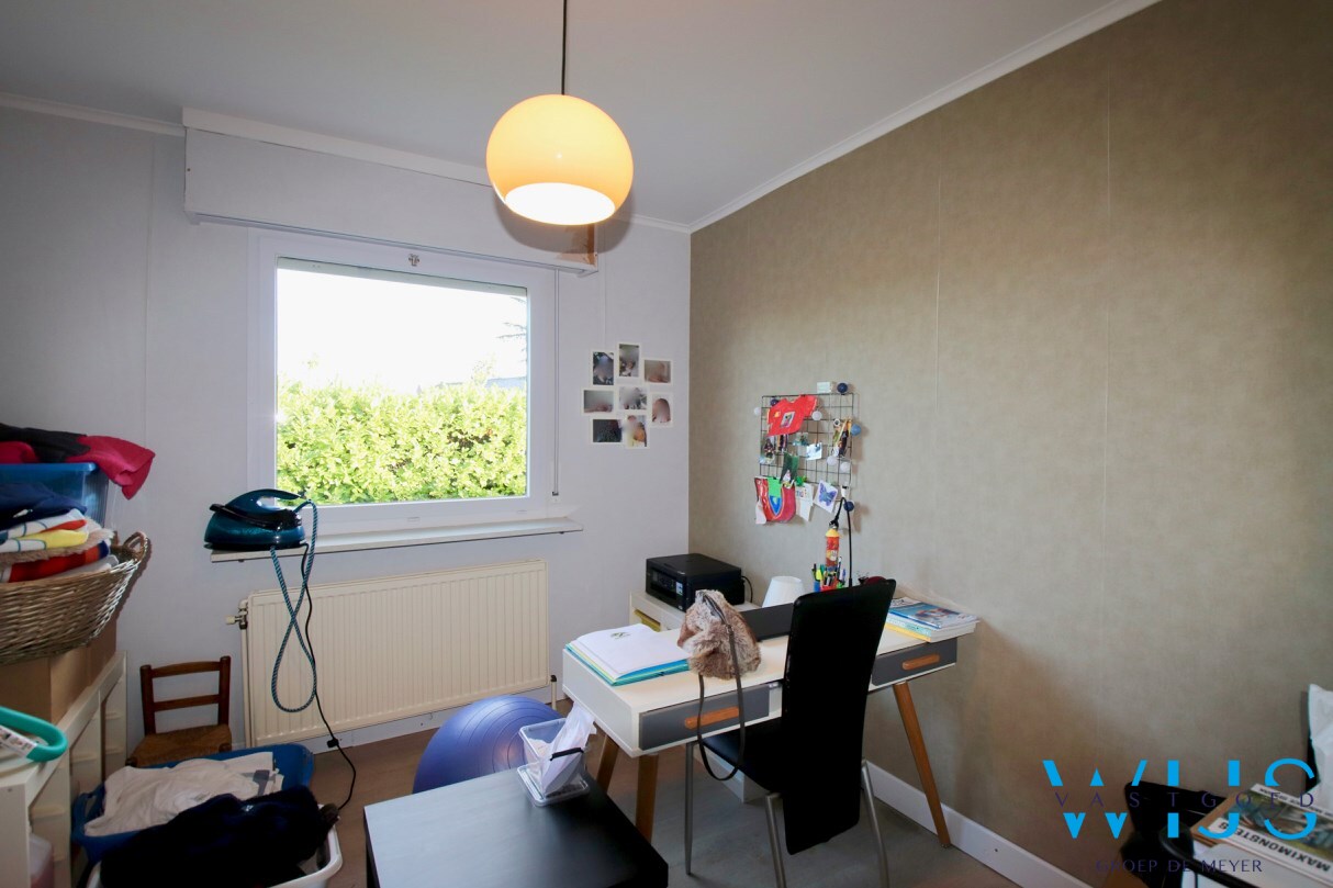 Ruime bungalow in een rustige woonwijk te Lovendegem ! 