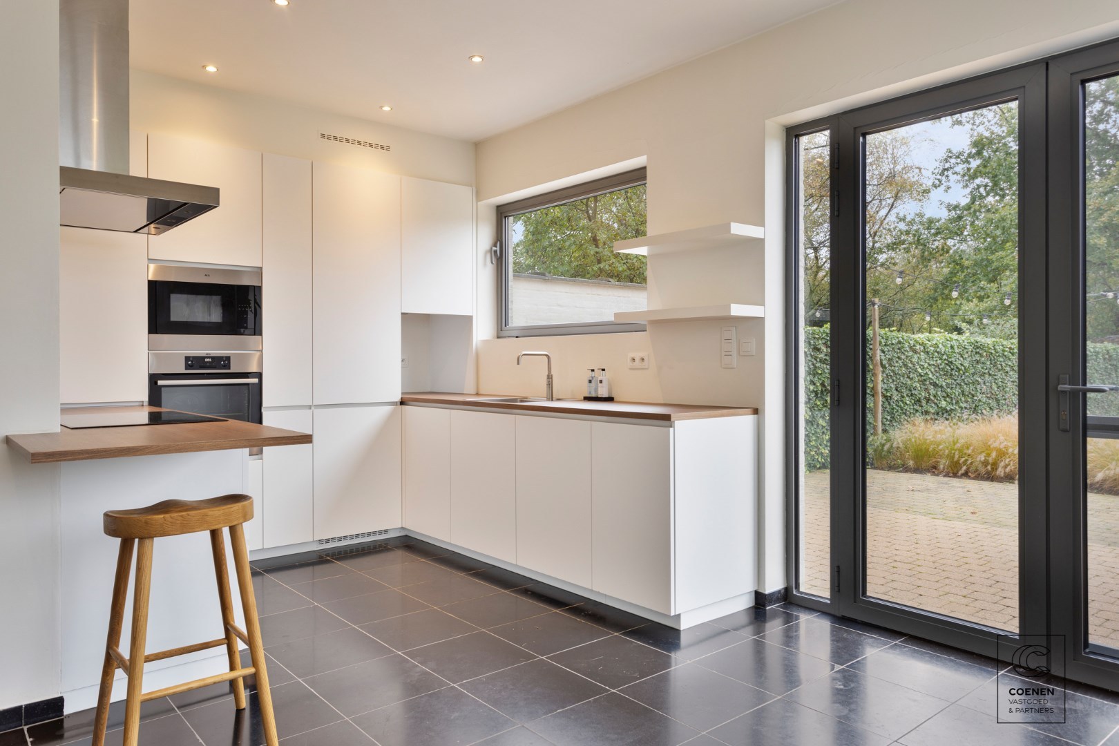 Gerenoveerde HOB te huur met 3 à 4 slaapkamer op een TOPlocatie te Schilde! 