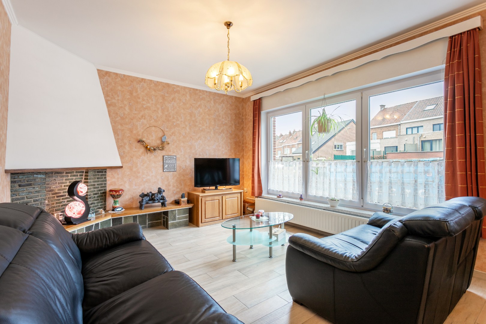 Woning  op 7a80, met 4 slpks, garage en ruime tuin 