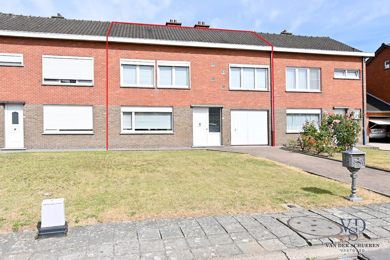 Degelijke, ruime eigendom in rustige residentiële wijk 