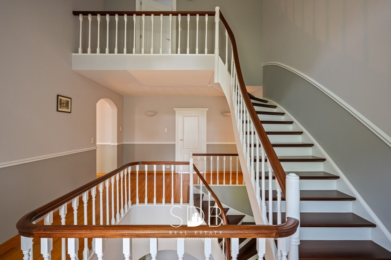 Prachtig landhuis met paardenfaciliteiten op 15.804m² 