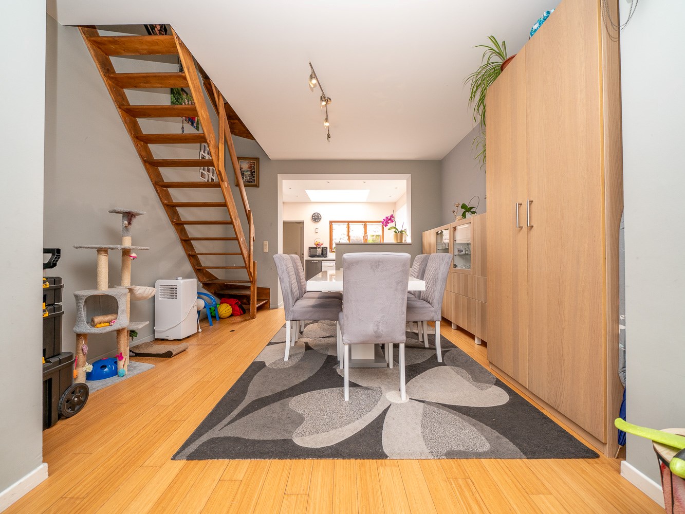 Volledig gerenoveerde 3-kamer woning met tuin 