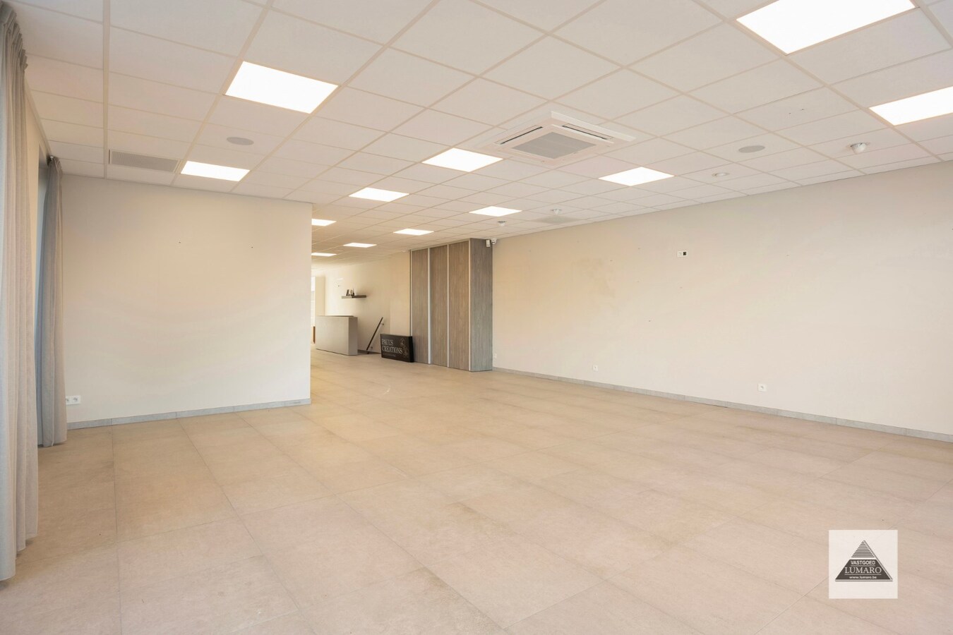 Uitstekend gelegen kantoor-/praktijkruimte van 130 m² + kelder en garage 