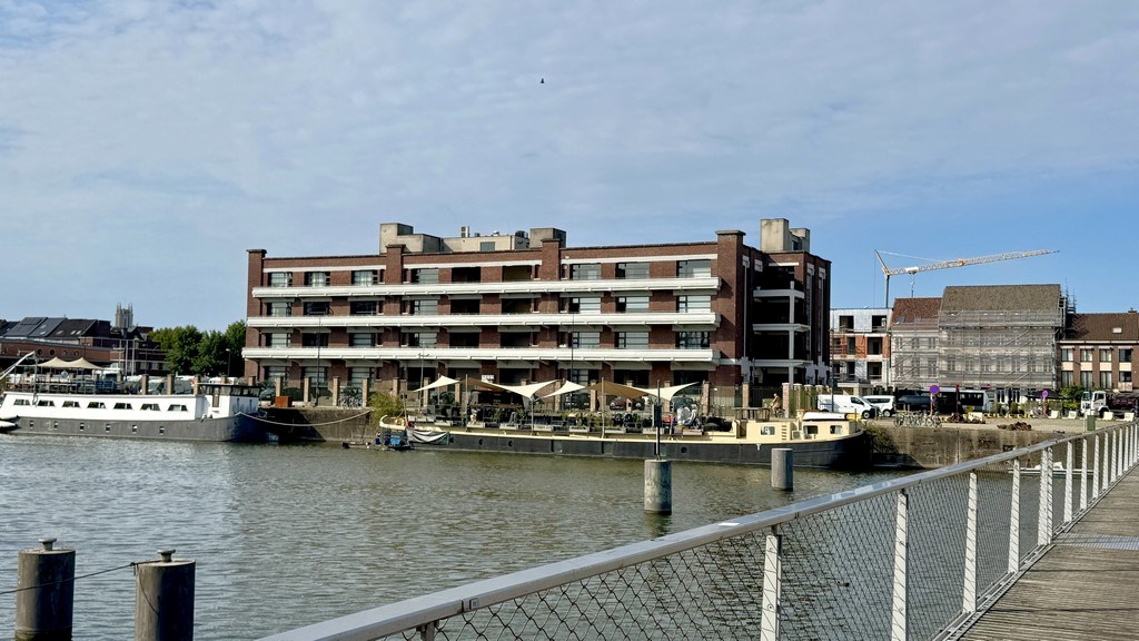 Loftkantoren te huur in Handelsdokcenter bij Gent-Dampoort
