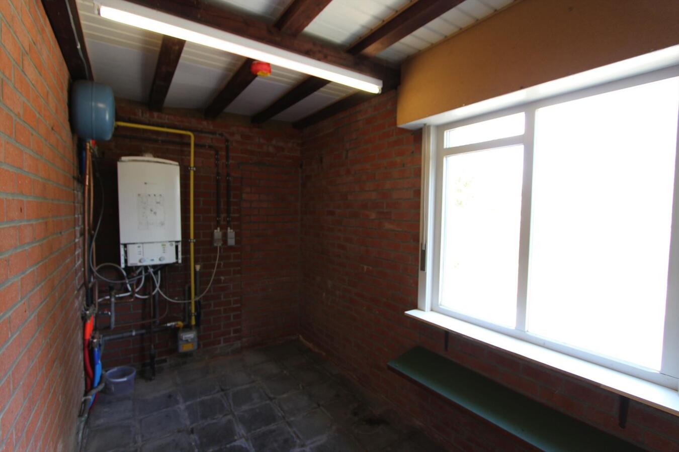 Woning met 4 slaapkamers en garage te Koekelare 