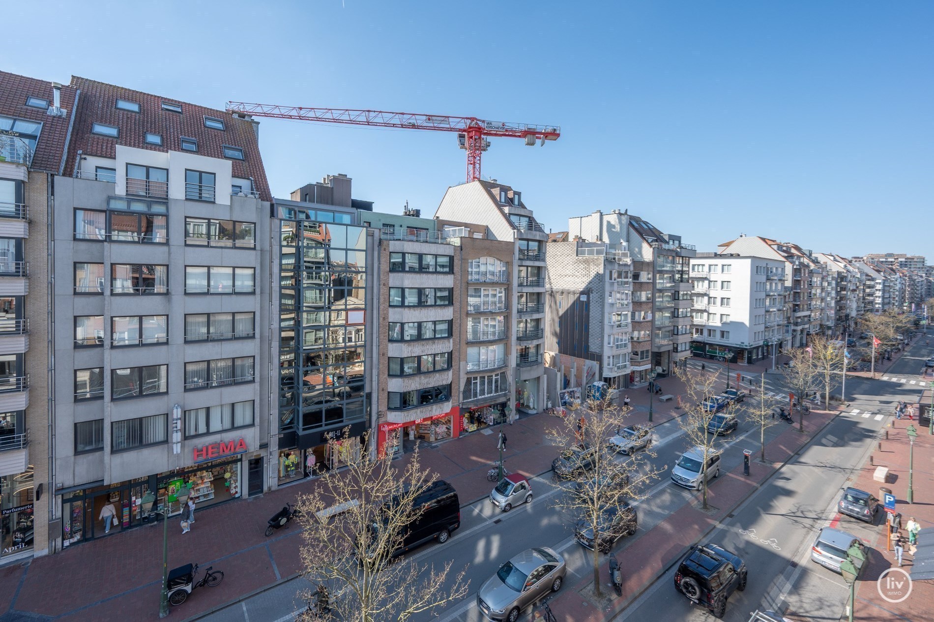 Volledig gerenoveerd en stijlvol appartement in het hart van Knokke in de  Lippenslaan. 
