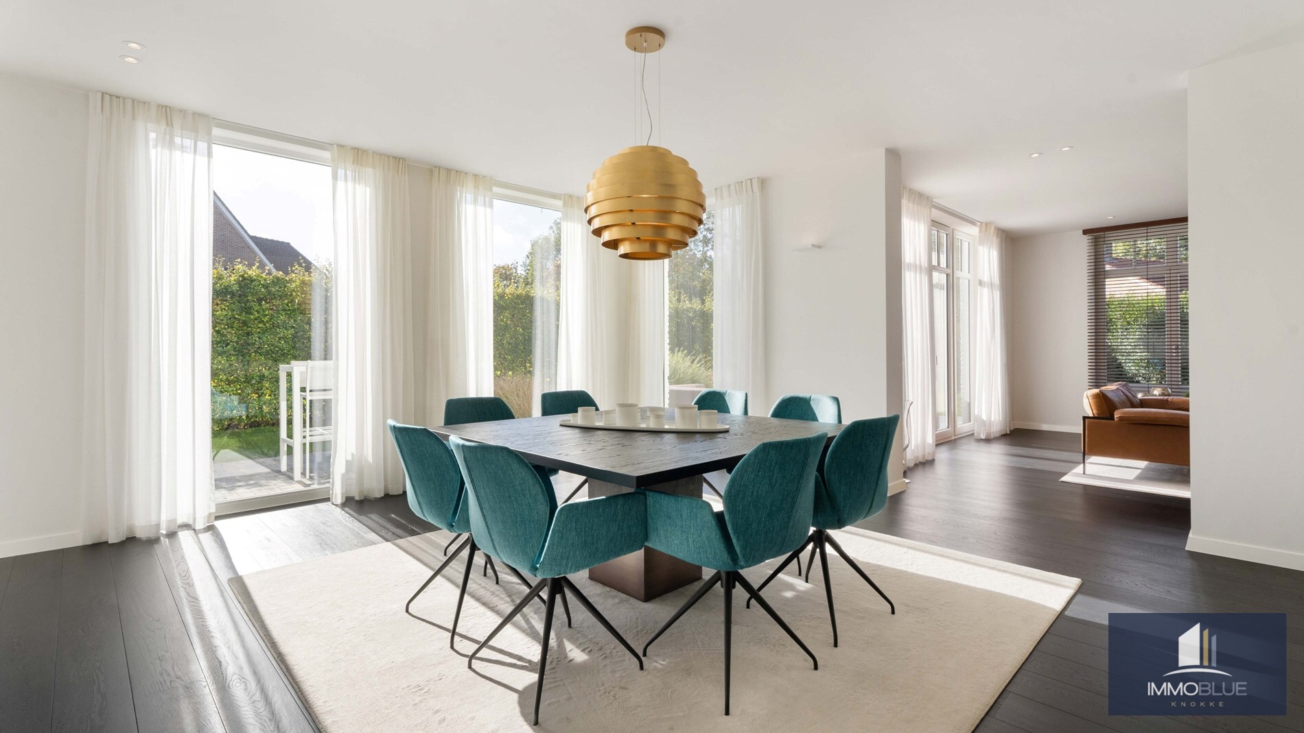 Exclusieve villa gelegen in een rustige, residentiële wijk . 