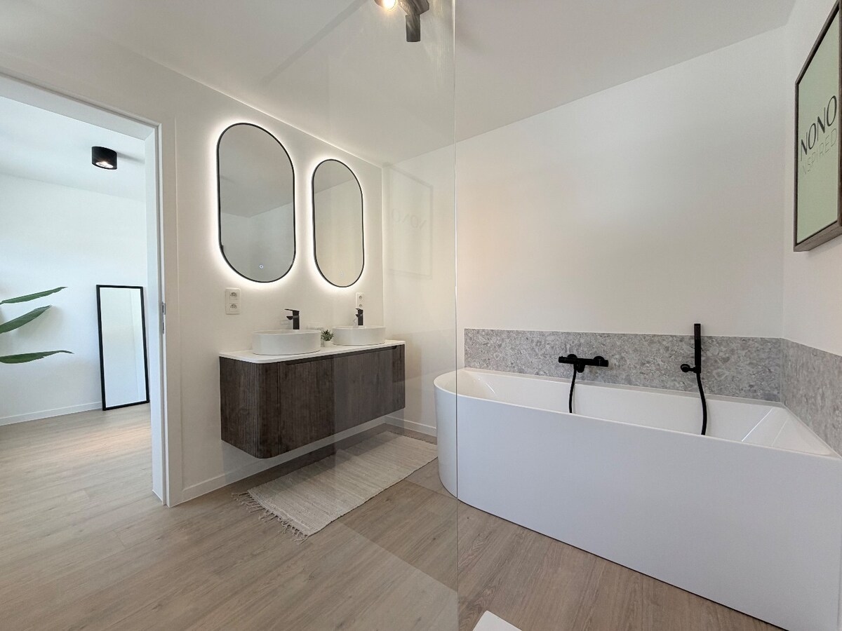 Prachtige gerenoveerde zeer ruime woning in een rustige wijk te  Gullegem ! *** NONO INSPIRED*** 