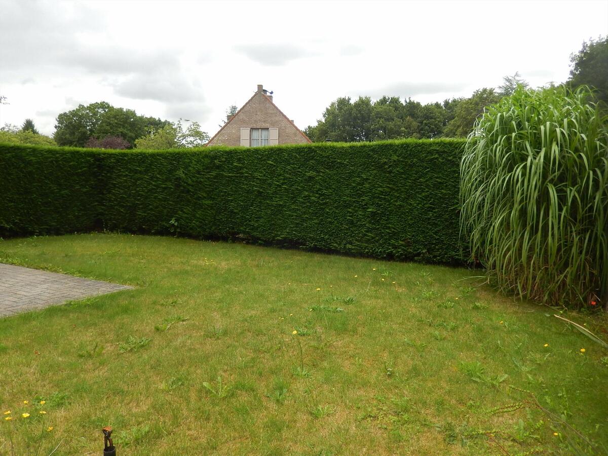 2-Slaapkamerappartement op de gelijkvloerse verdieping met tuin 