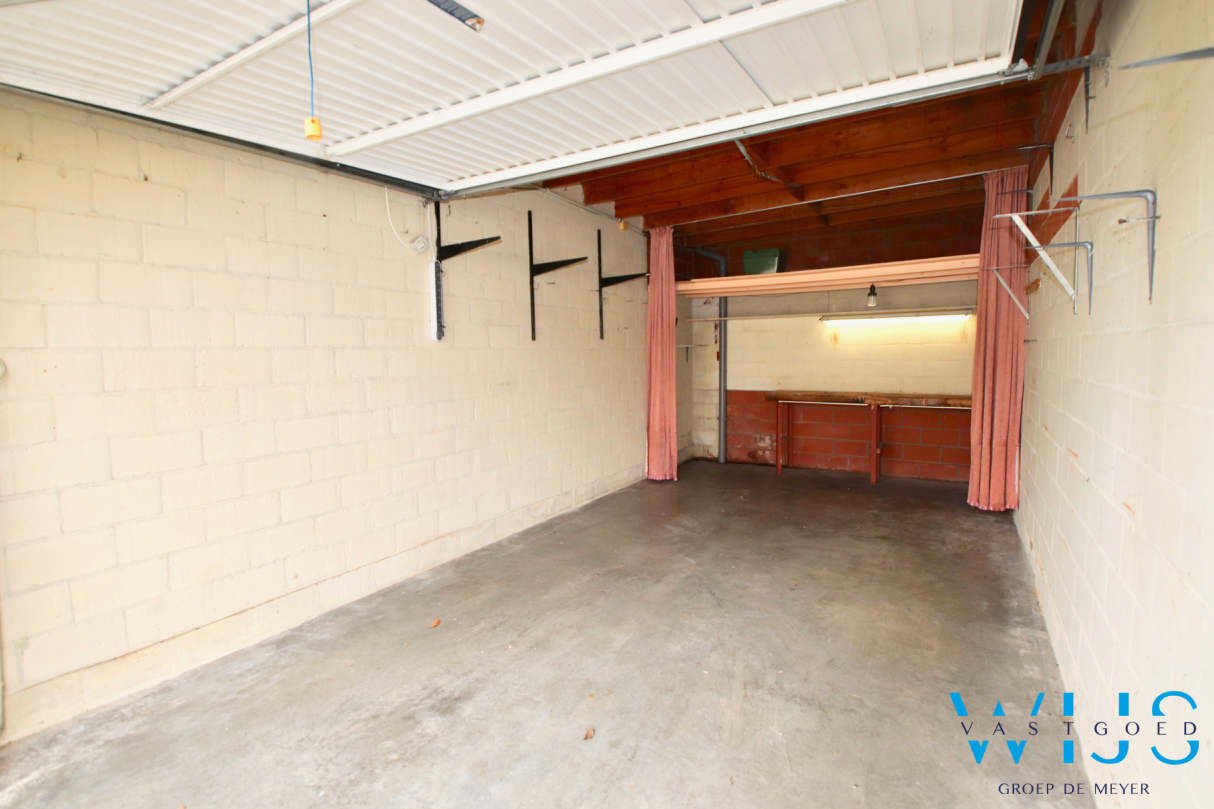 Instapklaar 3 slaapkamerappartement met garage in hartje Assenede ! 