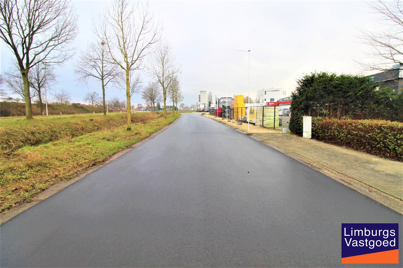 DE BEER - KMO UNITS - v.a. 110 m² tot 478 m² - Nabij E 313 