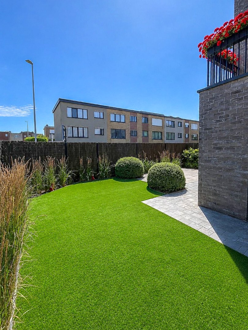 Moderne bel-etagewoning met polyvalente ruimte, zonnige tuin en energiezuinige afwerking 