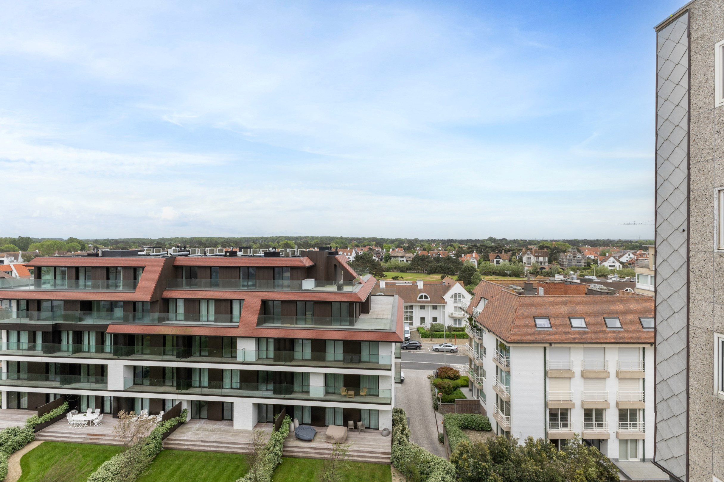 Charmant en instapklaar appartement te koop in Knokke op een toplocatie nabij de zeedijk, Kustlaan en Place m’as-tu vu. 