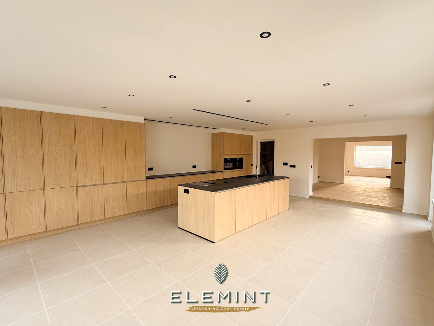 Energiezuinig halfopen ruime woning met garage te Oudenaarde 