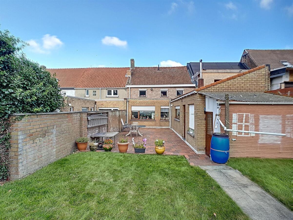 Centraal gelegen gezinswoning op mooi perceel (400 m²) - Lissewege 