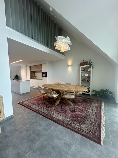Recent en energiezuinig appartement met 2 slpk. en groot terras in Geel-centrum 