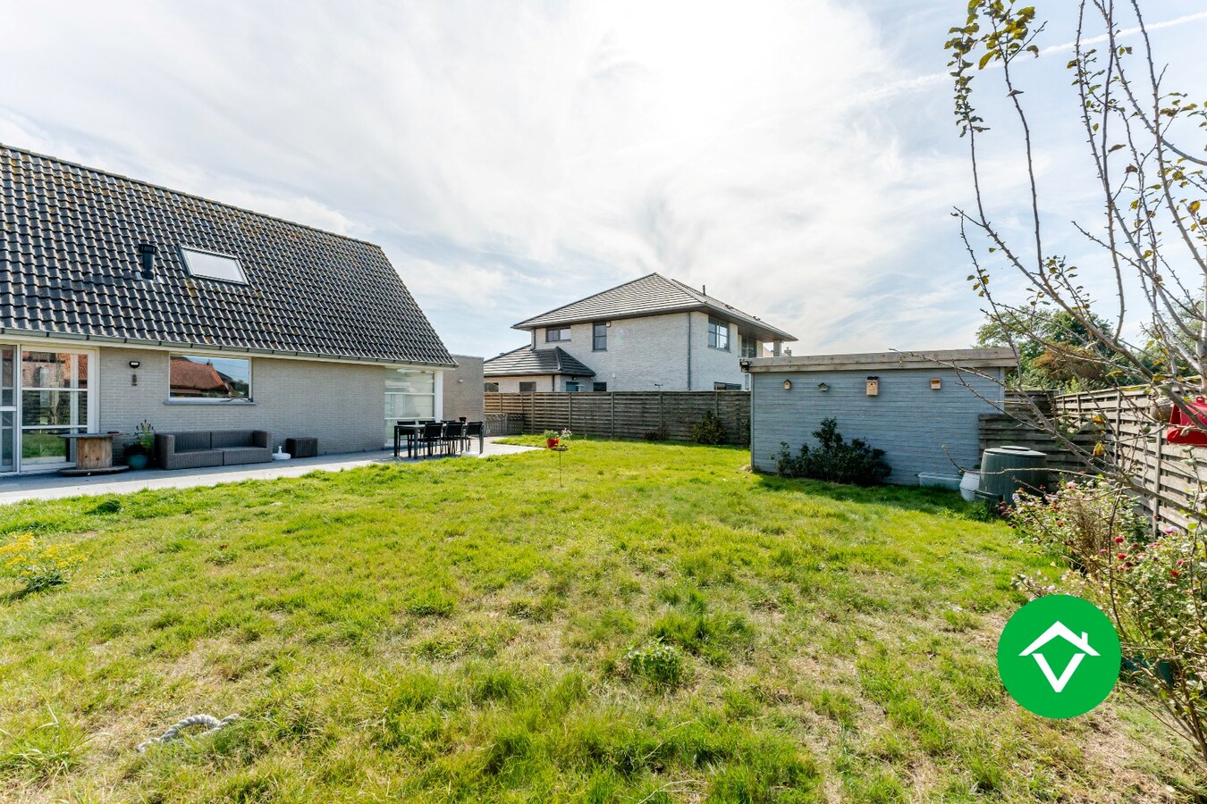 Hedendaagse gezinswoning met 5 slaapkamers en carport in Koekelare (De Mokker) 