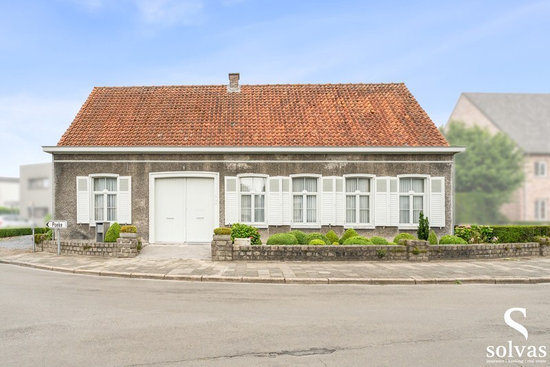 Ruime pastorie met tuin, terras, garage en energielabel G in Aalter - perceeloppervlakte 1545m² 