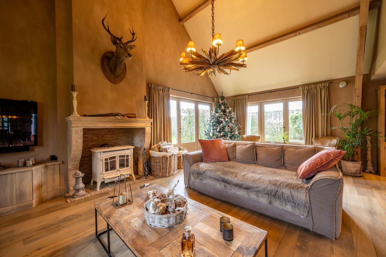 Idyllisch landhuis gelegen op 8330 m² te Ruiselede 